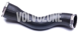 Hadica od intercooleru ku saniu 2.4D/D5 (-2006) P2 S60/V70 II/XC70 II, vozidlá bez rezonátora